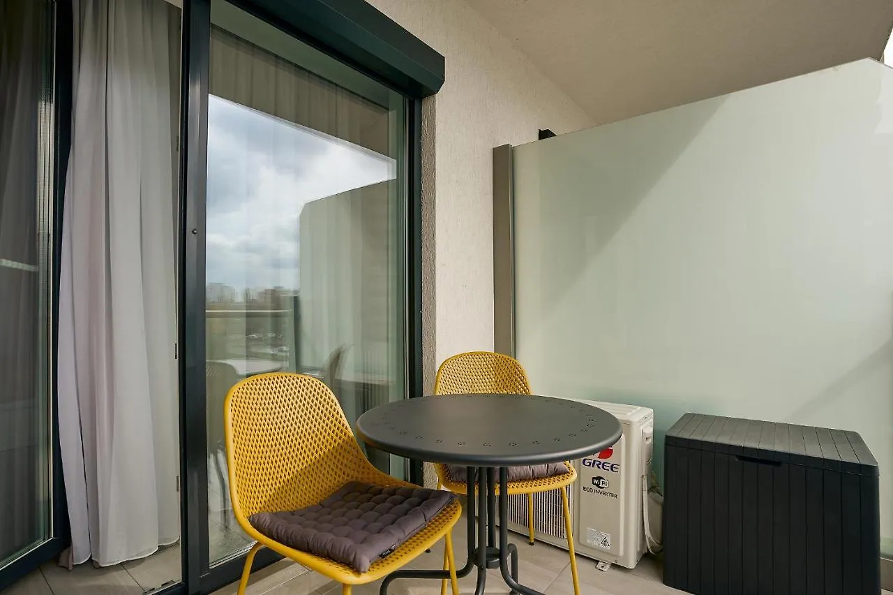 Moon Plaza Deluxe Studios Bucharest