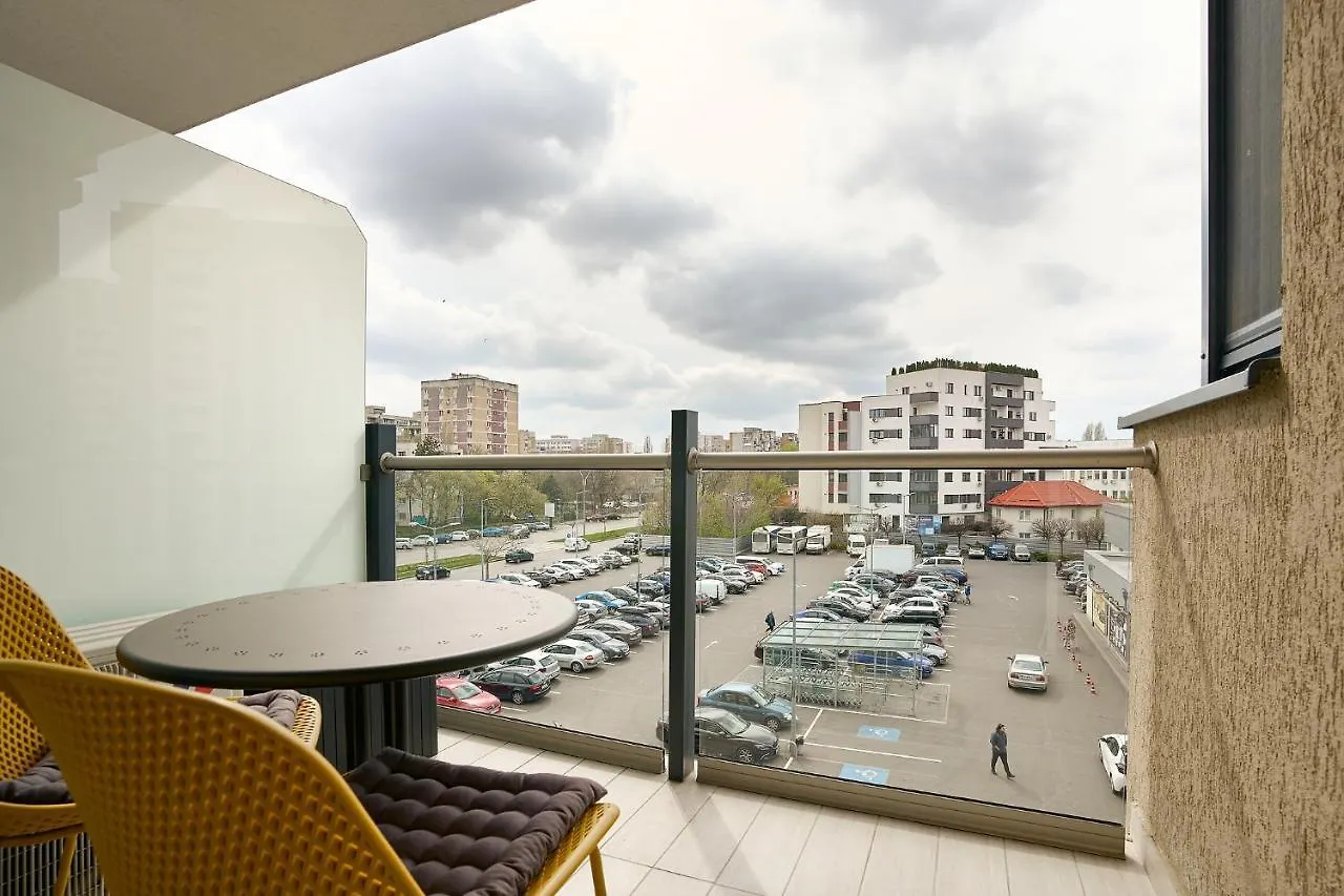 Moon Plaza Deluxe Studios Bucharest 0*,  Romania