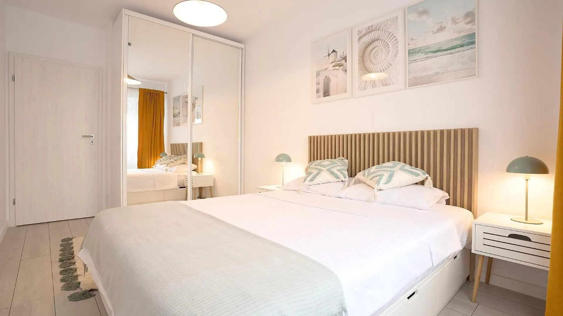 Apartment Moon Plaza Deluxe Studios Bucharest