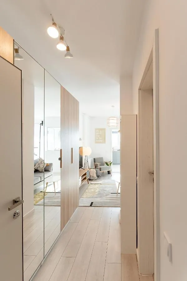Moon Plaza Deluxe Studios Bucharest Apartment